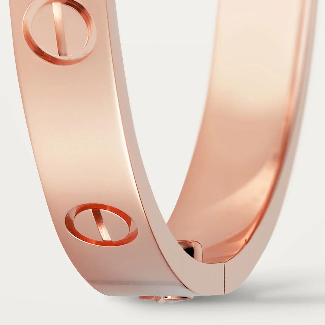 Elegant 18K Gold Classic Love Bracelet