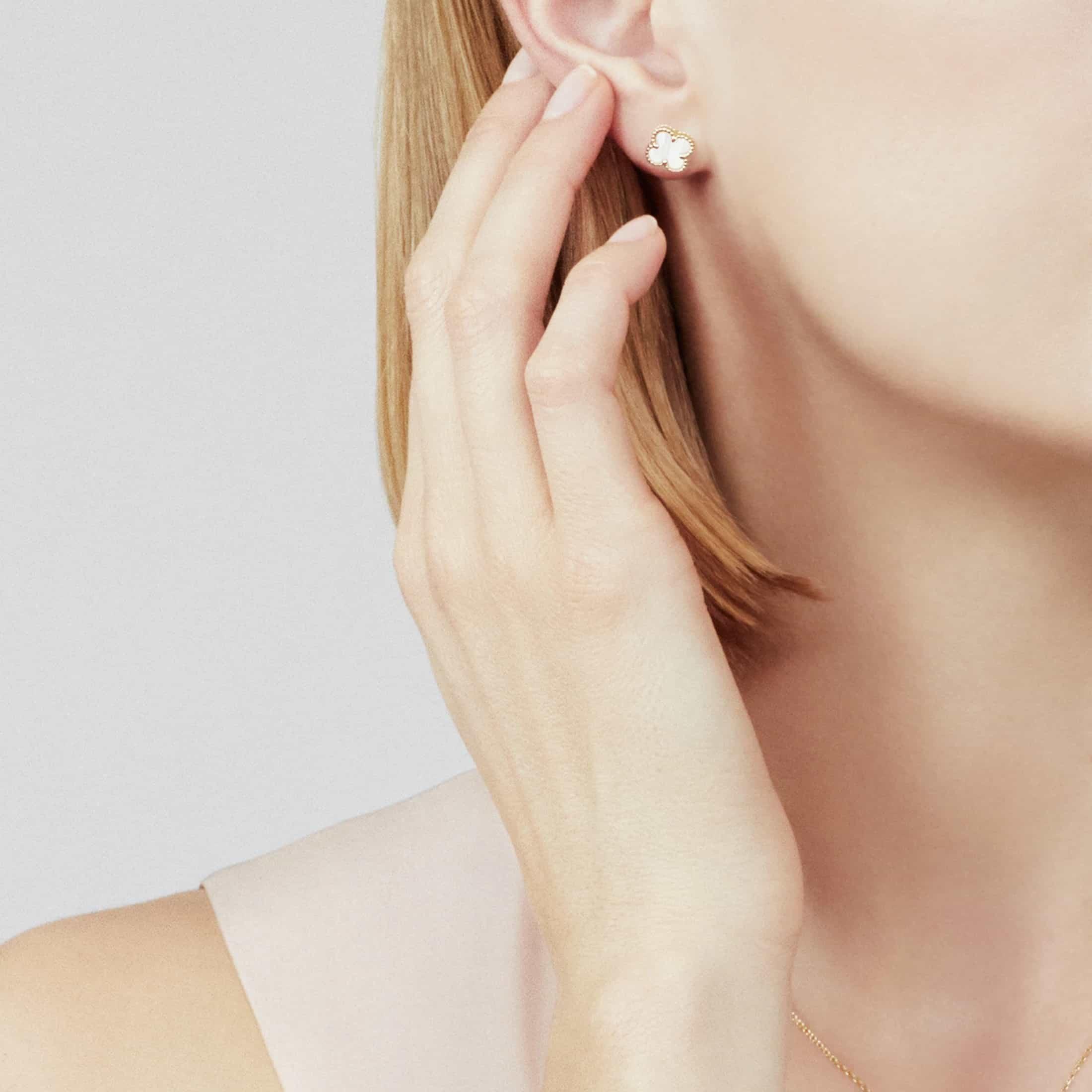 Clover Earstuds Small Motif Diana Hampton
