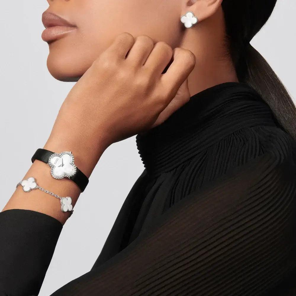 The Clover Bracelet - Diana Hampton