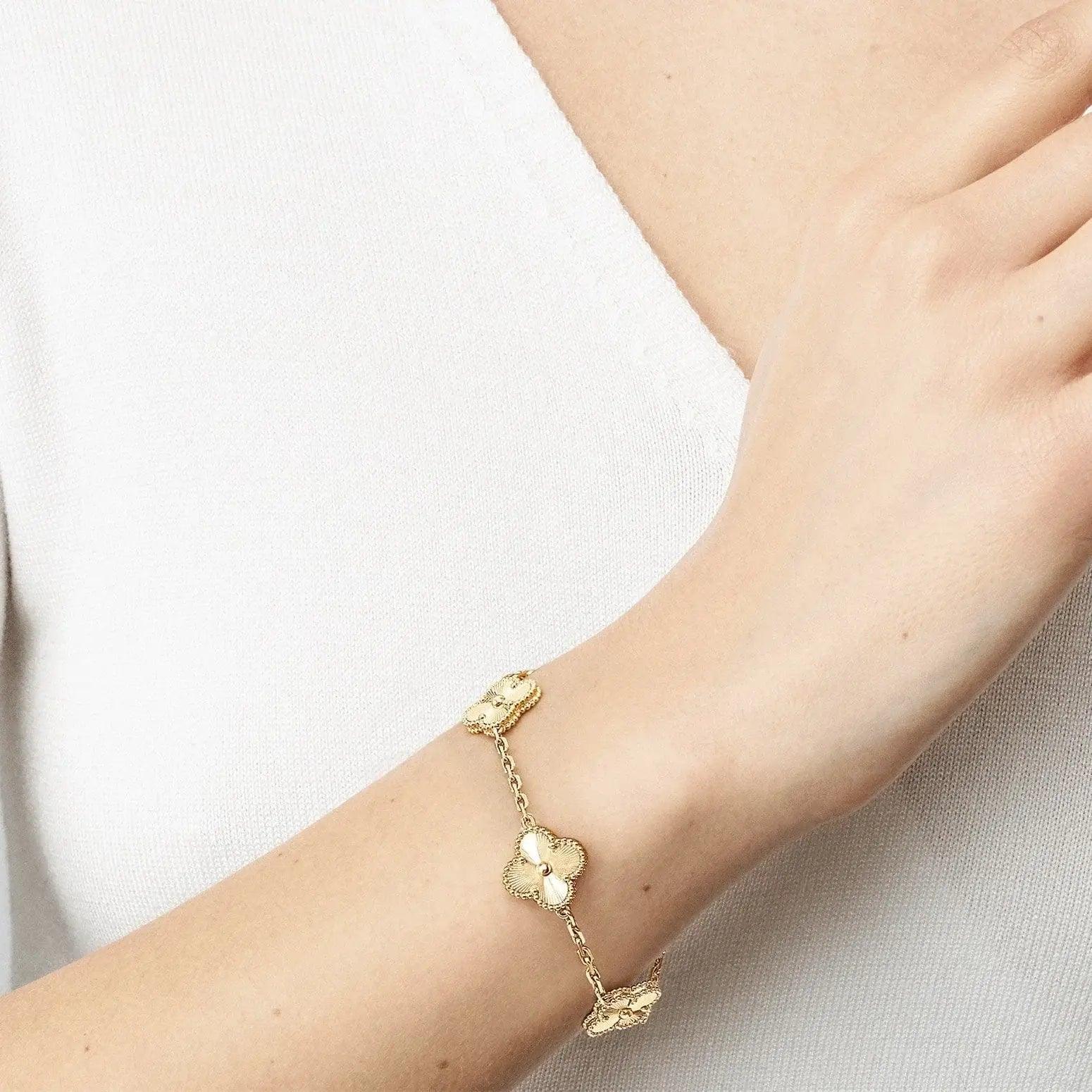 The Clover Bracelet - Diana Hampton