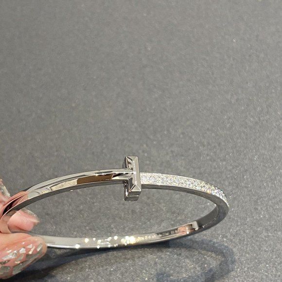 T1 Narrow Crystal Bangle