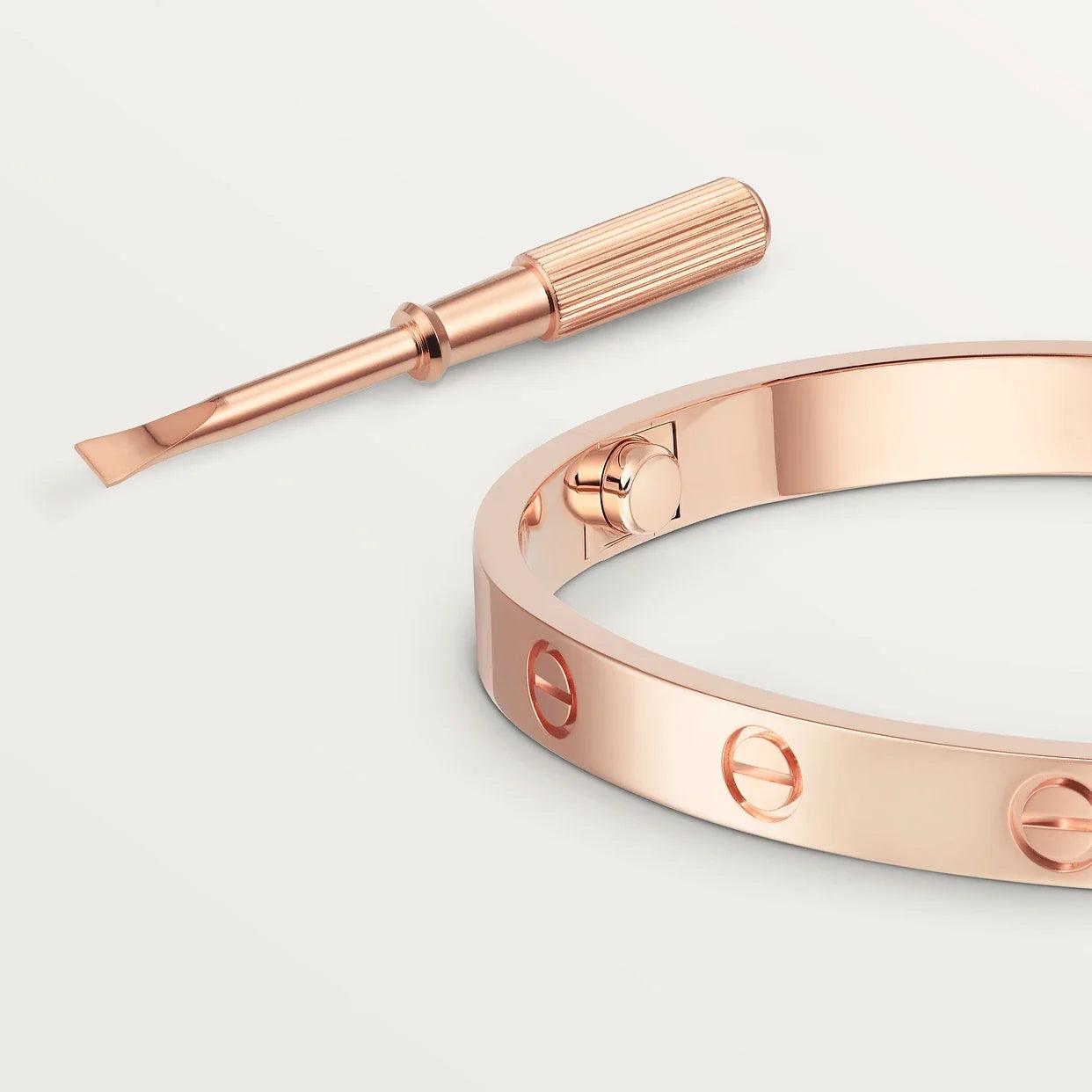Elegant 18K Gold Classic Love Bracelet