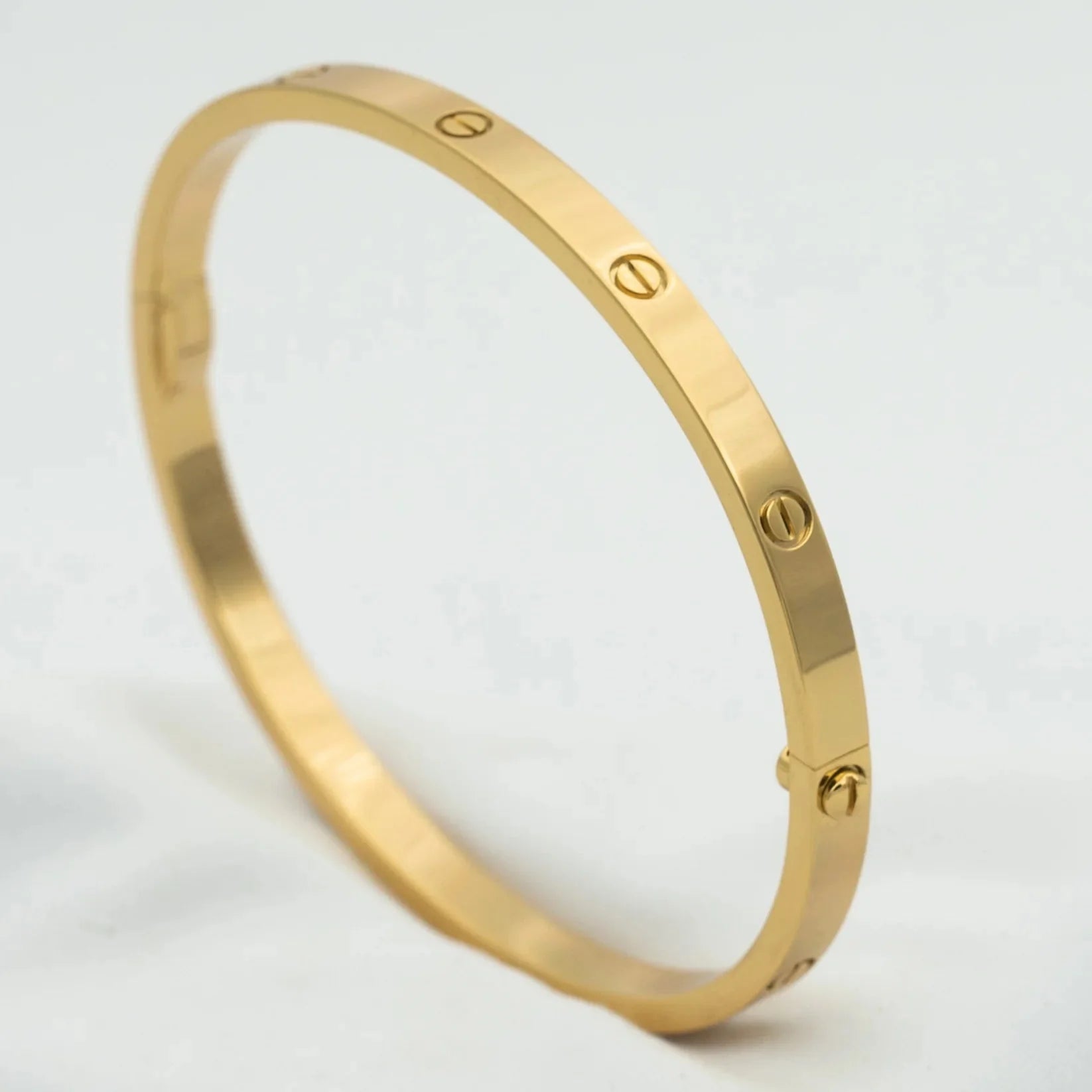 Elegant 18K Gold Classic Love Bracelet