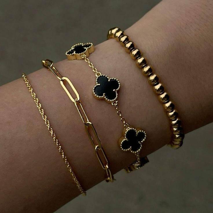The Clover Bracelet - Diana Hampton