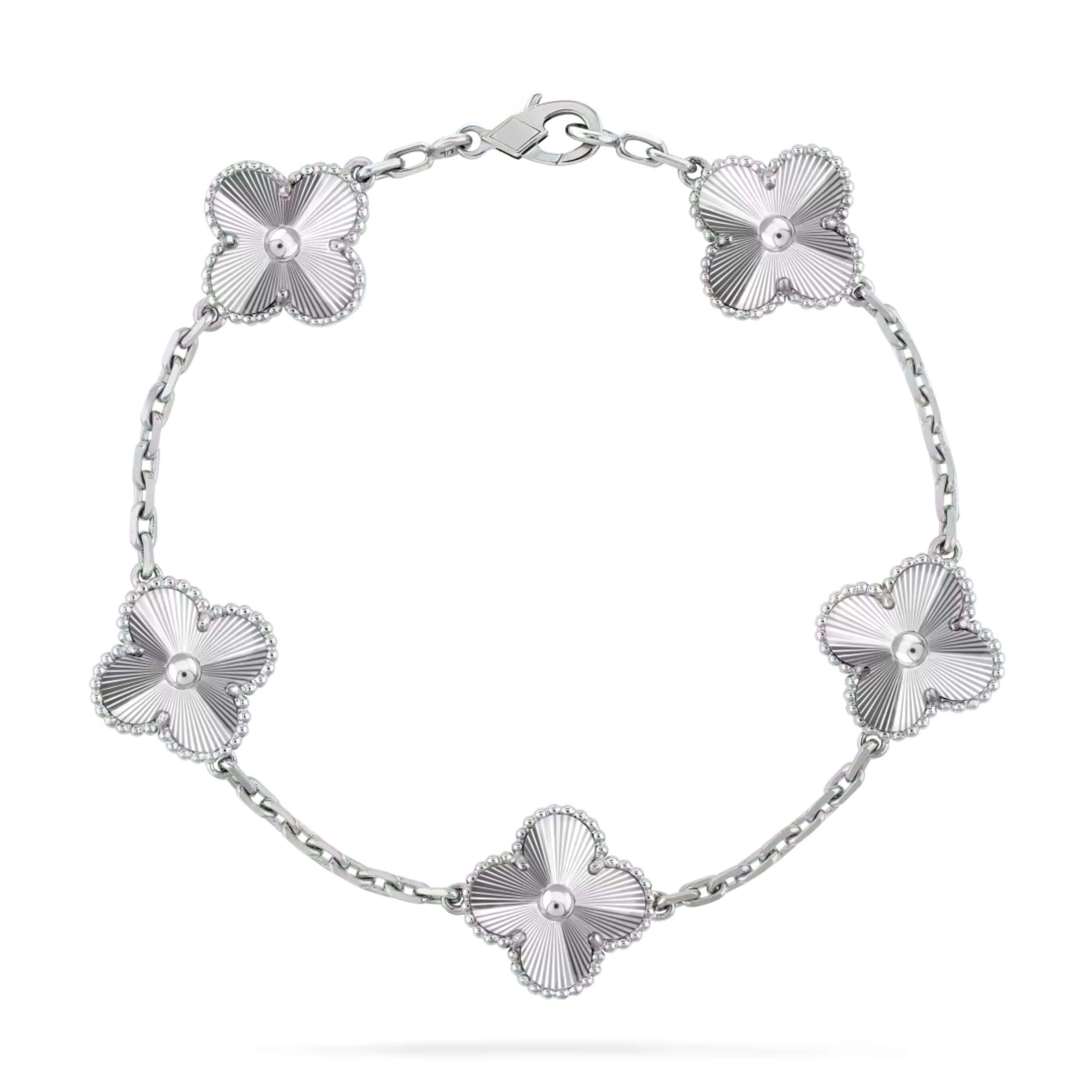The Clover Bracelet Diana Hampton 